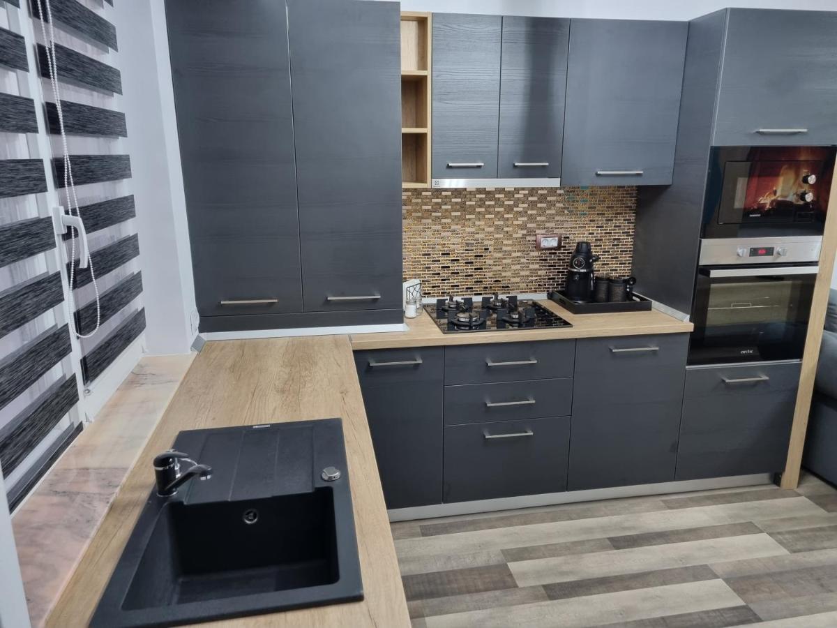 Luxury Apartments Bacău Eksteriør bilde